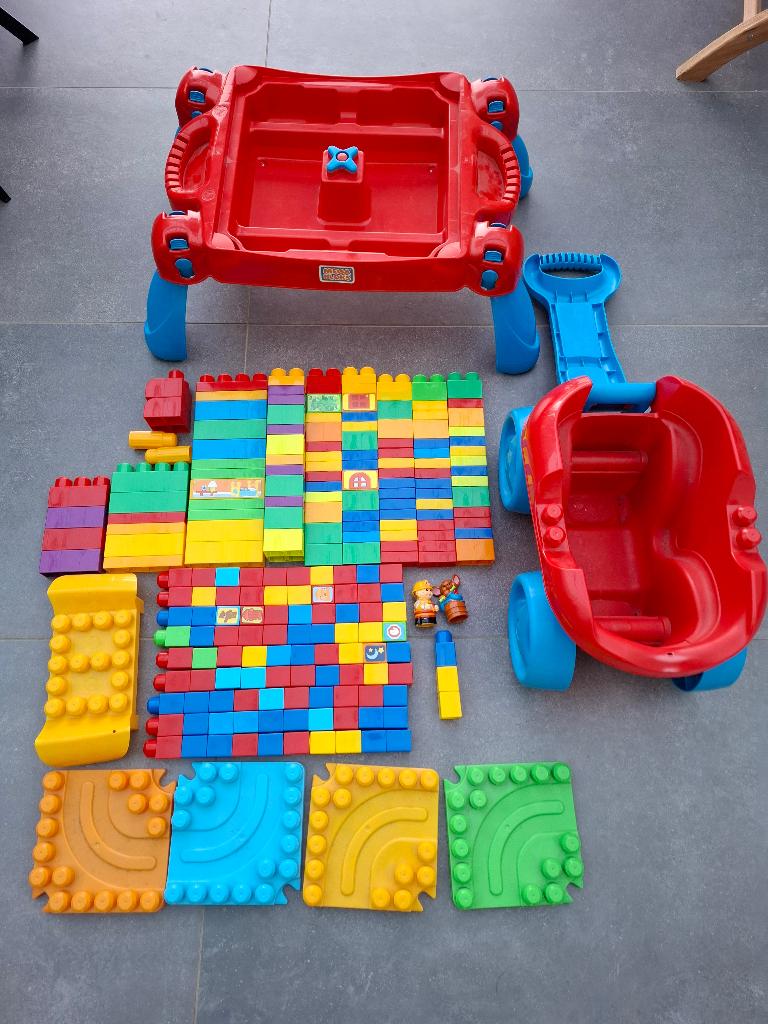 Lot de Megabloks + table + charriot, Ophalen, Zo goed als nieuw, Megabloks