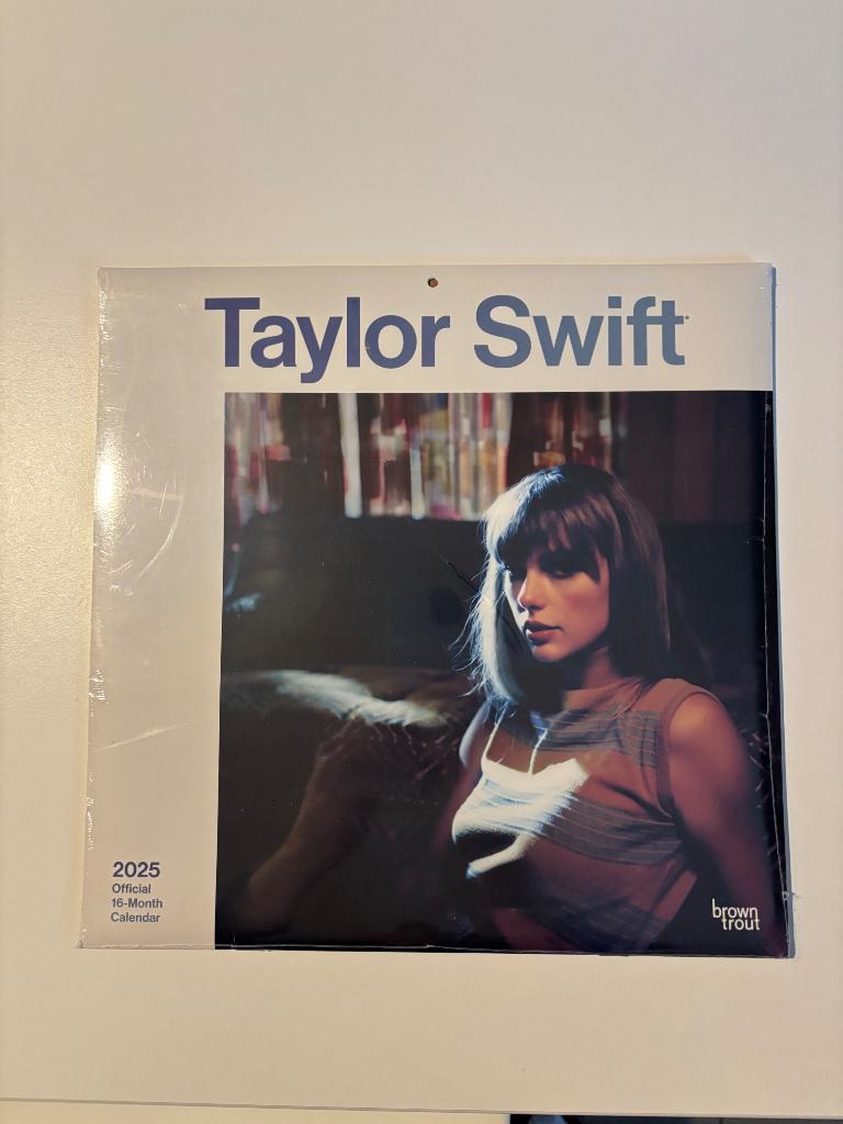 TAYLOR SWIFT (originele) KALENDER 2025/USA, Ophalen of Verzenden