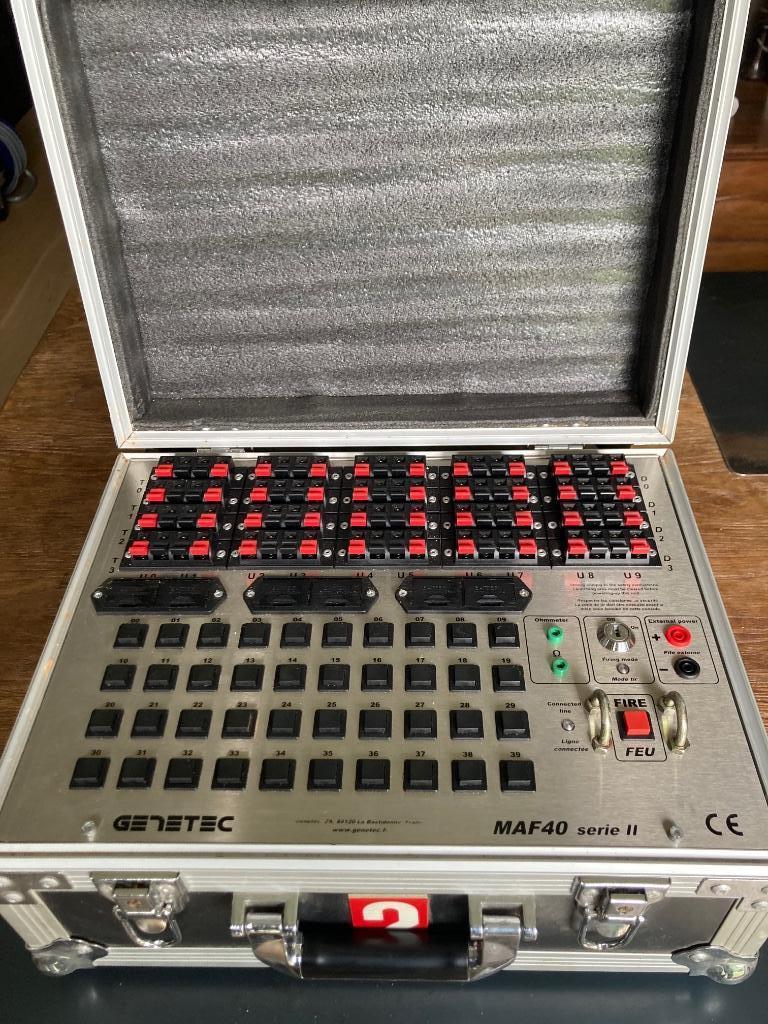 3 valises de tir de feux d’artifice Genetec MAF 40, Enlèvement ou Envoi, Comme neuf