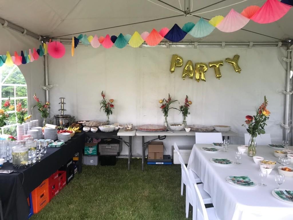 tafels te huur, Ophalen, Zo goed als nieuw