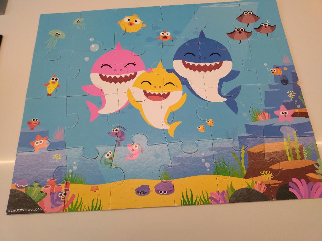 puzzle Baby Shark, Ophalen, 10 tot 50 stukjes, Zo goed als nieuw, 2 tot 4 jaar