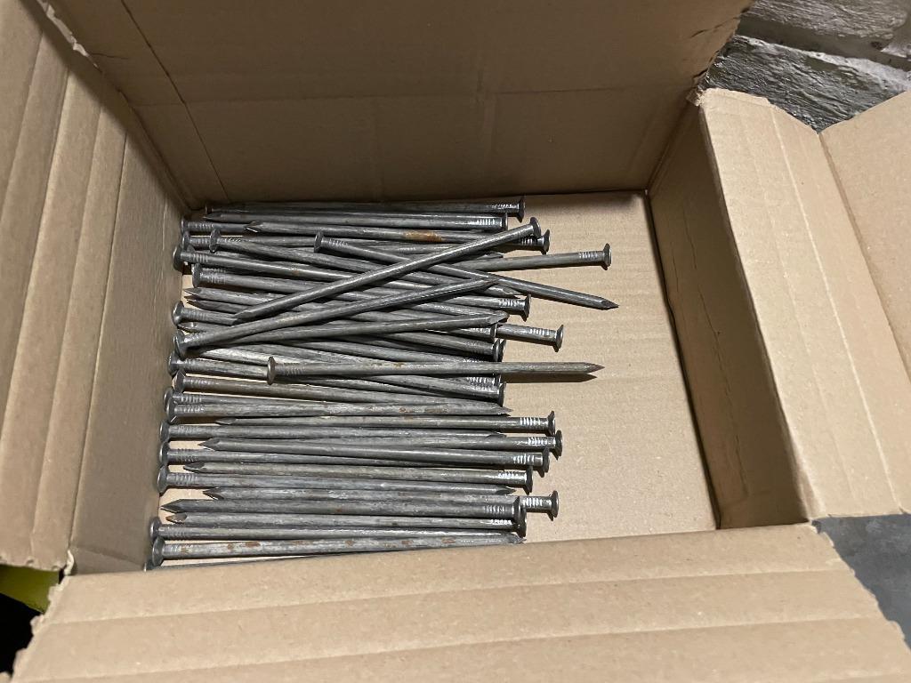 Lot de 50 clous de construction acier 200mm x 7mm, Bricolage & Construction, Quincaillerie & Fixations, Enlèvement, Comme neuf