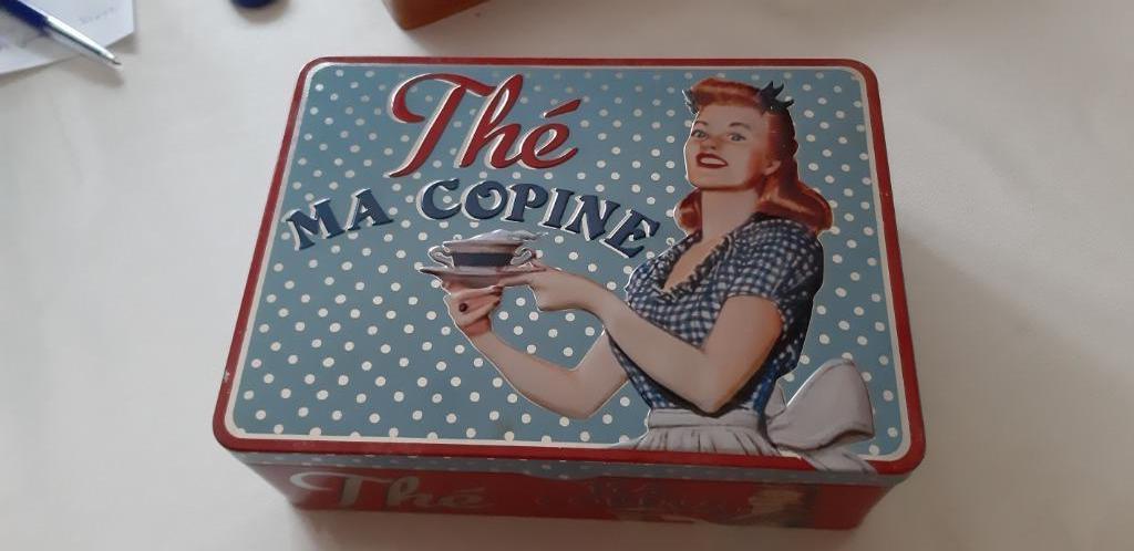 THEE OPBERGDOOS MA COPINE, Ophalen of Verzenden, Zo goed als nieuw
