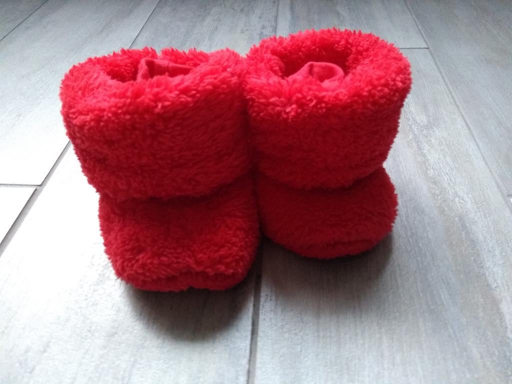 ❀ 6/12M - Woody pantoffels, Kinderen en Baby's, Slofjes, Jongetje of Meisje, Ophalen of Verzenden, Zo goed als nieuw