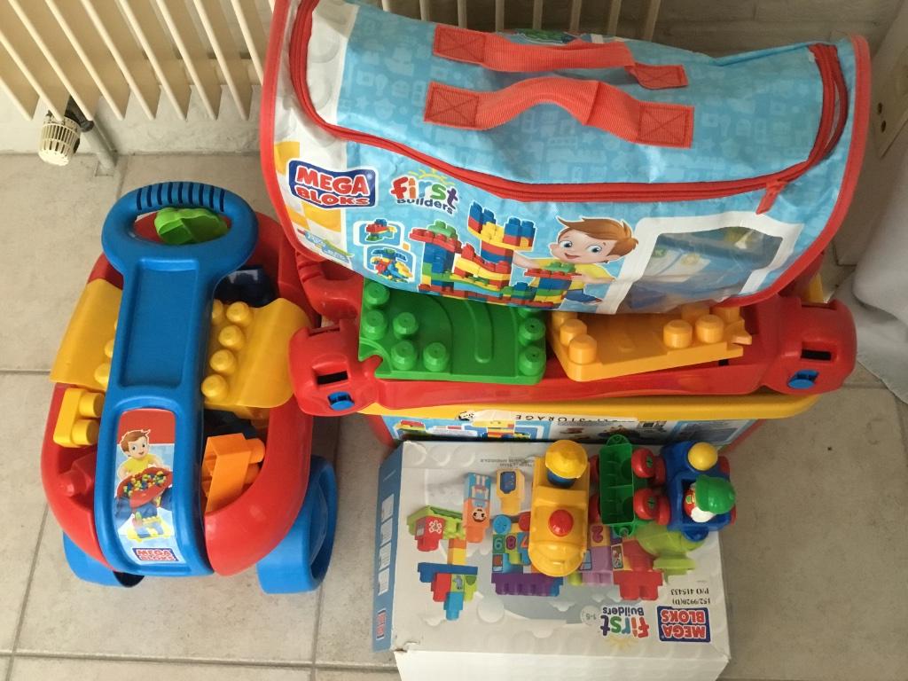 Mega bloks - blokken in karretje - kist- verschillende kleur, Ophalen, Zo goed als nieuw, Megabloks