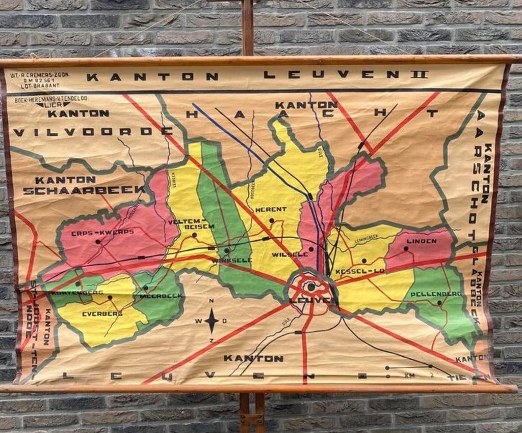 Oude schoolkaart op linnen "Leuven", Ophalen