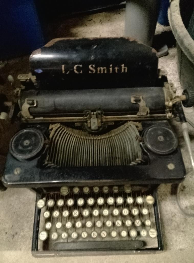 machine à écrire, Enlèvement