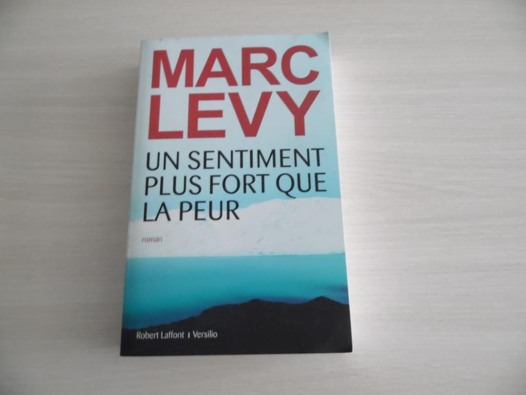 UN SENTIMENT PLUS FORT QUE LA PEUR      MARC LEVY, Enlèvement ou Envoi, Comme neuf, Europe autre, Marc Levy
