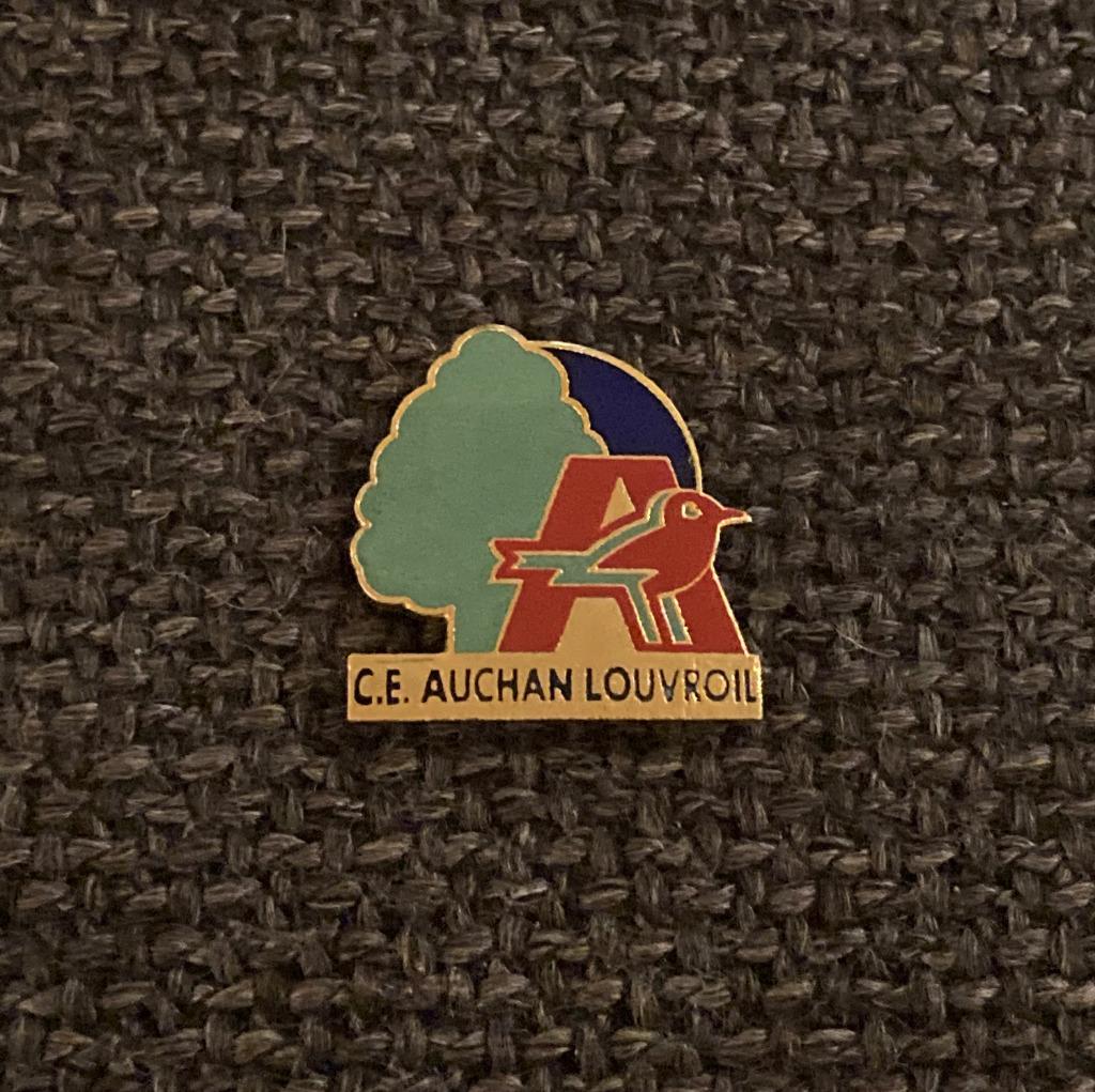 PIN - AUCHAN - LOUVROIL, Verzenden, Gebruikt, Overige onderwerpen, Speldje of Pin
