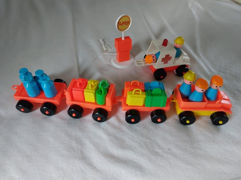 Voiture ancienne, train et ambulance€20, Enlèvement