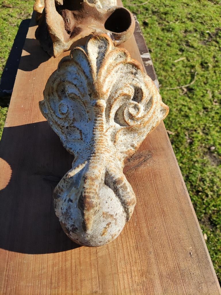 gietijzeren  poot, Ophalen