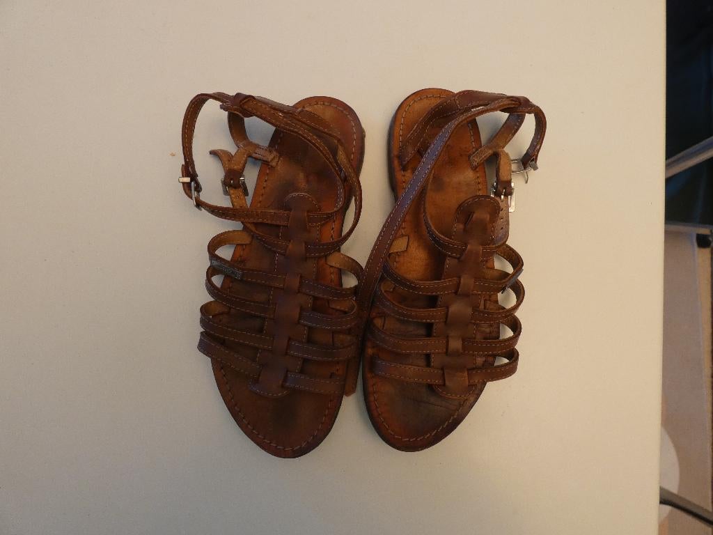 „Les Tropéziennes” schoenen/sandalen, Bruin, Gedragen, Les Tropéziennes, Sandalen of Muiltjes