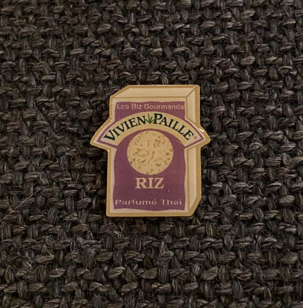 PIN - VIVIEN PAILLE - RIZ - RIJST - RICE, Verzamelen, Verzenden, Gebruikt, Merk, Speldje of Pin