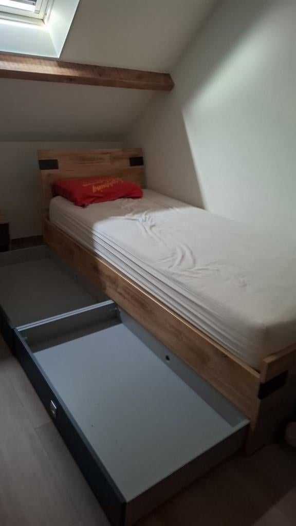 1 persoonsbed + matras + 2 schuiven, Ophalen