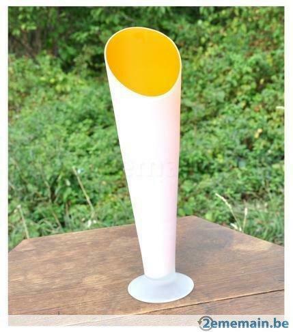 vase cornet en verre blanc et orange, Huis en Inrichting, Ophalen of Verzenden, Gebruikt