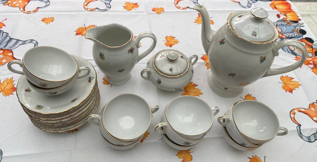 Oud koffieservies 26 stuks - merk TK Thun Czechoslovakia, Antiek en Kunst, Ophalen