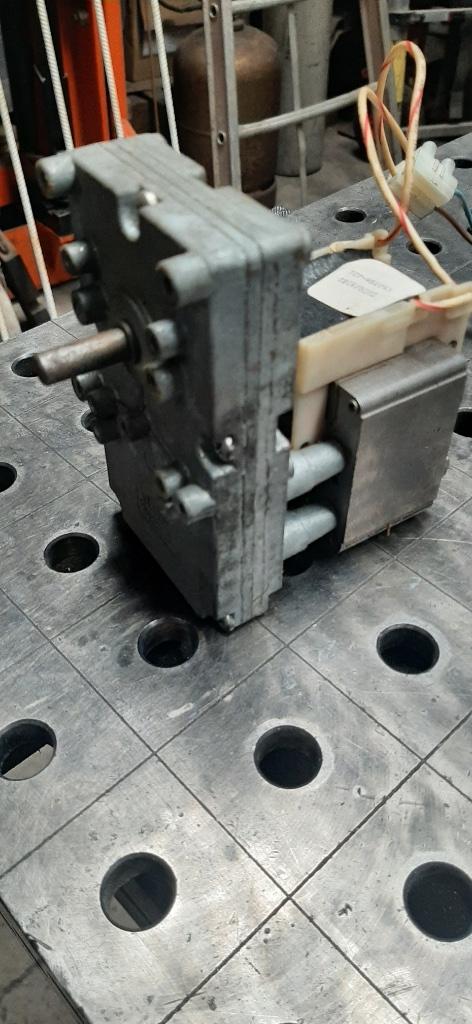 Kleine elektrische motor, Doe-het-zelf en Bouw, Motoren, Ophalen of Verzenden, Nieuw, Elektromotor