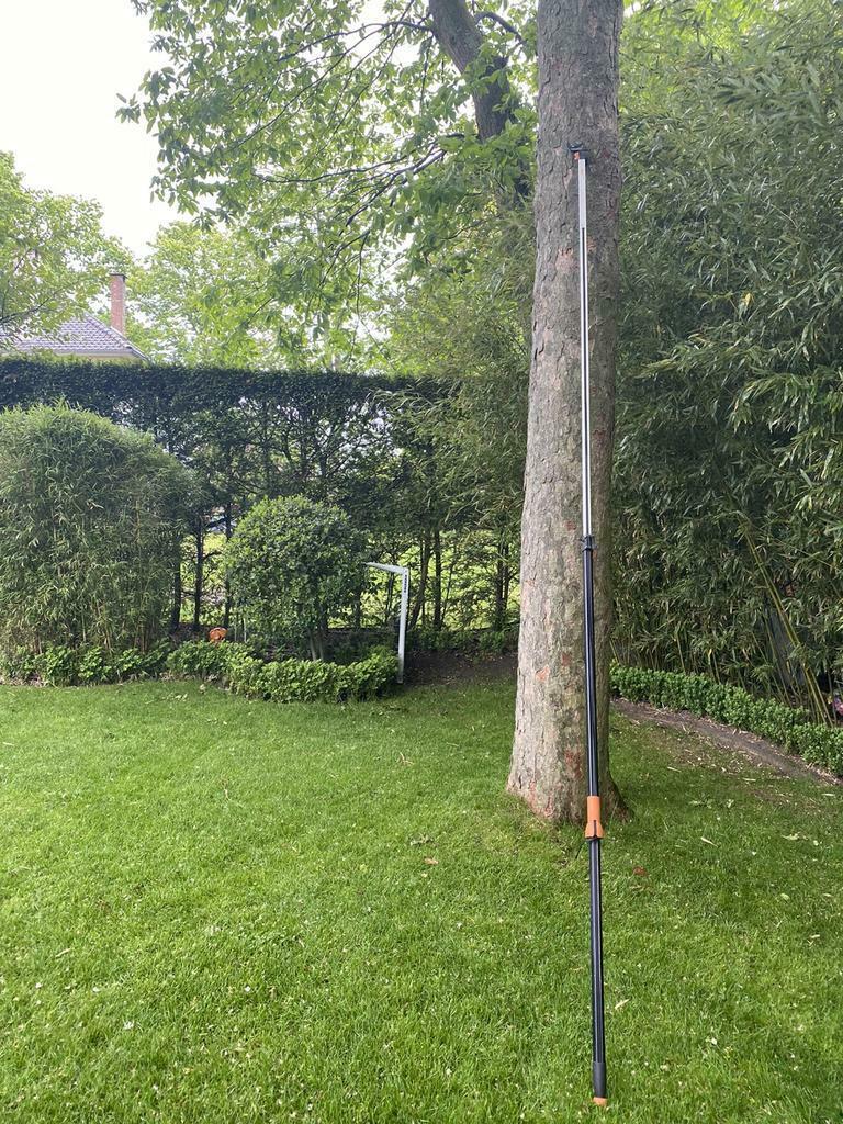 Location Coupe branche télescopique Fiskars, Gebruikt