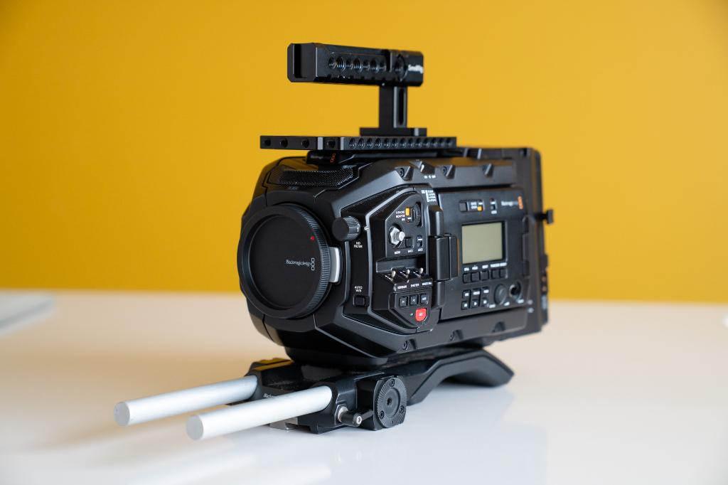 Blackmagic URSA Mini Pro 4.6K - Full kit met EF Mount, TV, Hi-fi & Vidéo, Caméscopes numériques, Utilisé, Caméra, Autres marques