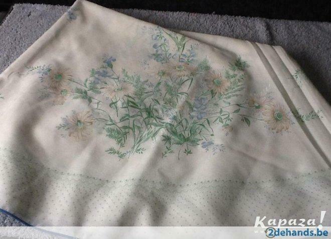 Wit / groen rond tafellaken, Huis en Inrichting, Keuken | Textiel, Ophalen of Verzenden, Gebruikt