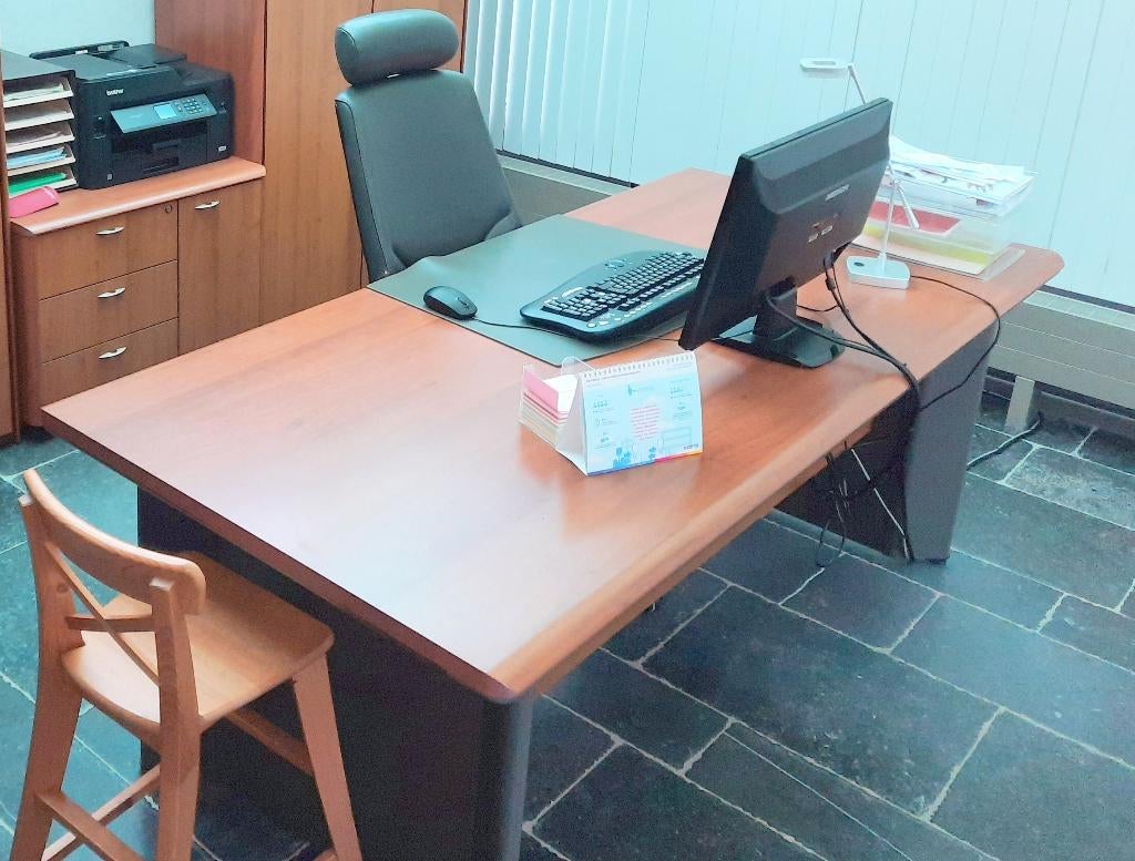 Bureau met ladeblok, Ophalen, Gebruikt