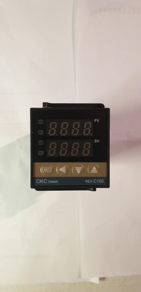 Régulateur de température numérique REX-C100 LED, Bricolage & Construction, Électricité & Câbles, Neuf, Autres types, Enlèvement