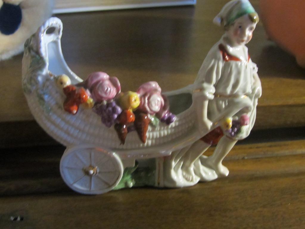 Dame met karretje keramiek, Antiek en Kunst, Ophalen