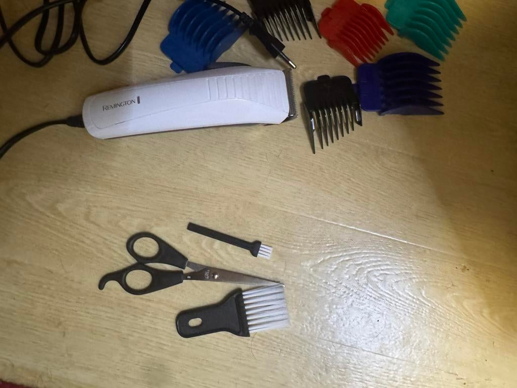 Remington witte tondeuse – complete set ️, Ophalen, Tondeuse