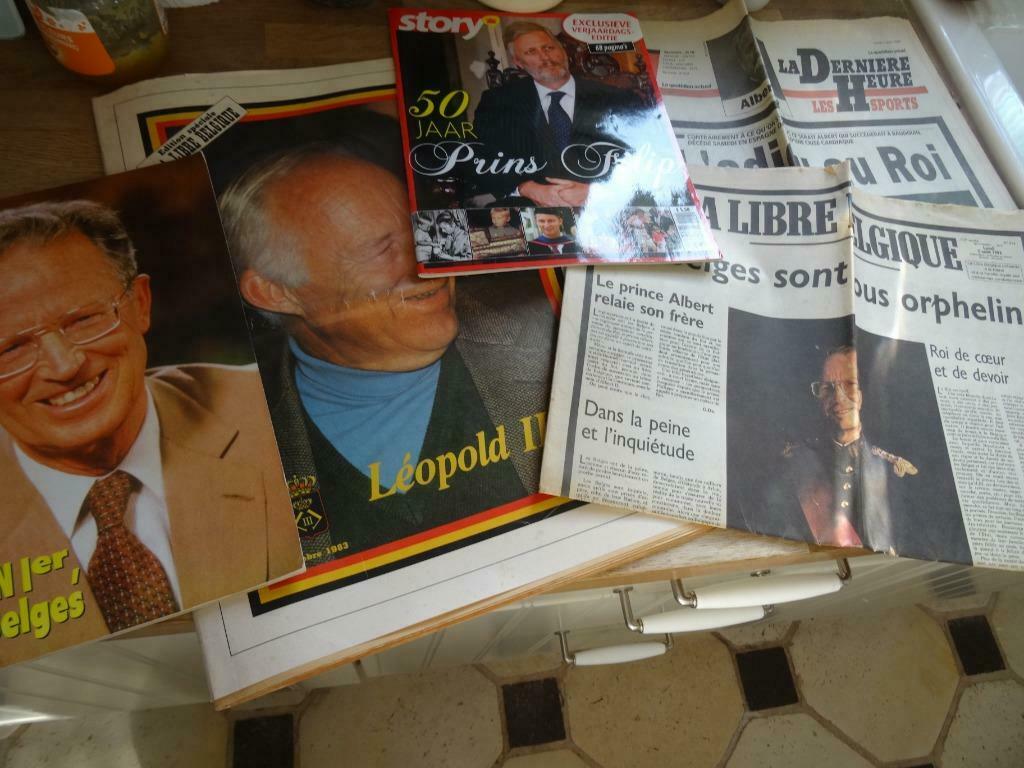 6 anciens journaux commémoratives des rois de Belgique, Ophalen of Verzenden, Gelezen