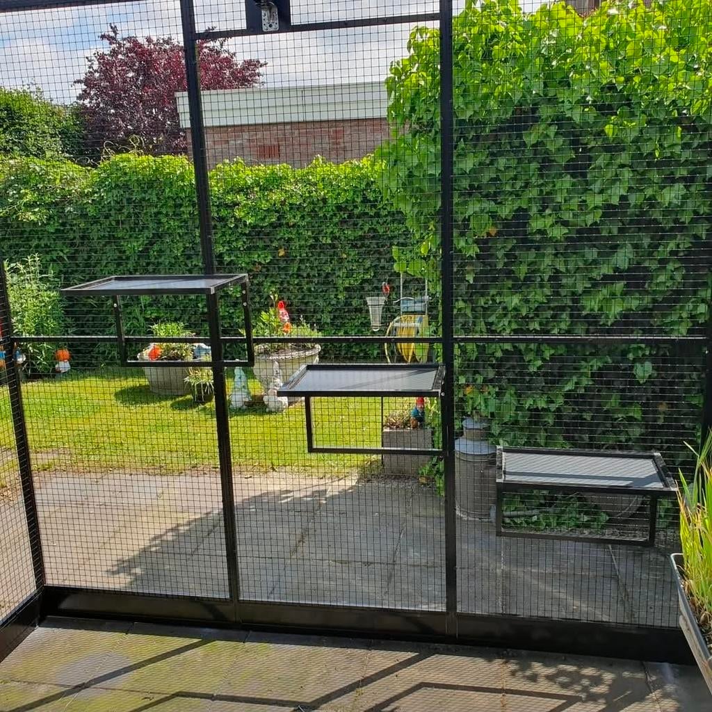 Ligplateau's voor in de kattenren., Ophalen of Verzenden