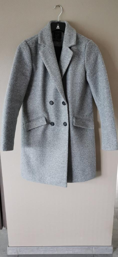 Lichtgrijze mantel Clockhouse maat 38 in heel goede staat, Kleding | Dames, Jassen | Winter, Ophalen of Verzenden, Zo goed als nieuw