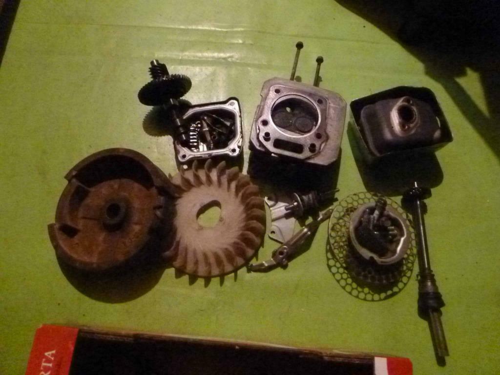 pièces moteur HONDA GXV160, Tuin en Terras, Ophalen, Cirkelmaaier, Gebruikt, Benzine-grasmaaier