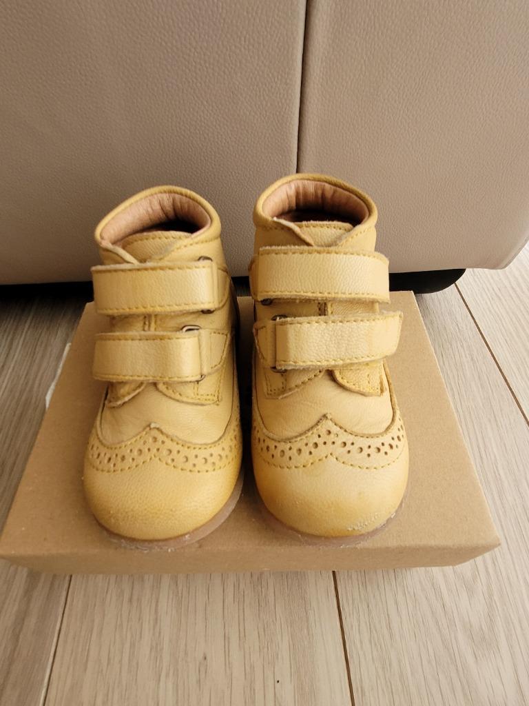Schoenen Bisgaard gele, leer, 21 maat, Kinderen en Baby's, Ophalen, Schoentjes, Zo goed als nieuw, Bisgaard