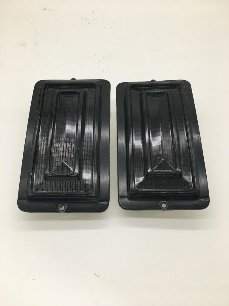 À vendre Set de couvercles de clignotants 77 (fumée) Dodge w, Enlèvement ou Envoi, Neuf, Pièces universelles