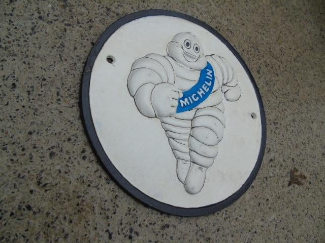 plaque publicitaire en fonte avec relief , MICHELIN ..., Collections, Enlèvement ou Envoi, Neuf, Panneau publicitaire