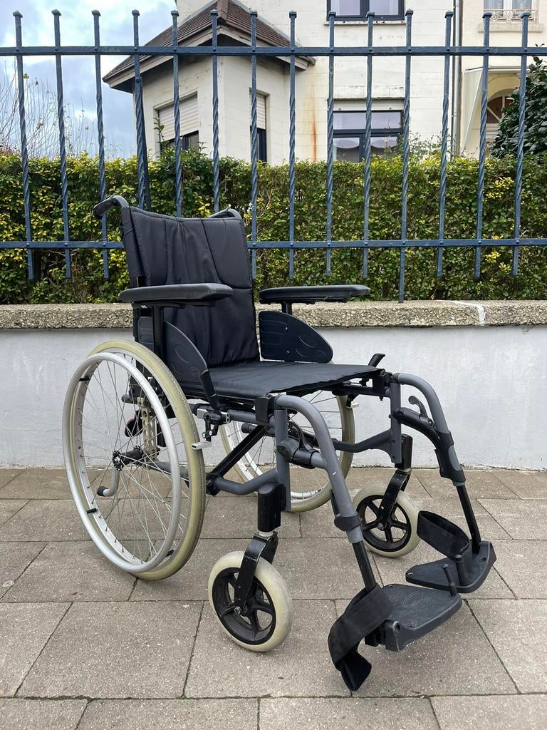 Chaise roulante pliable Invacare Esprit 3 Action état neuf, Enlèvement ou Envoi, Pliant, Comme neuf, Fauteuil roulant électrique