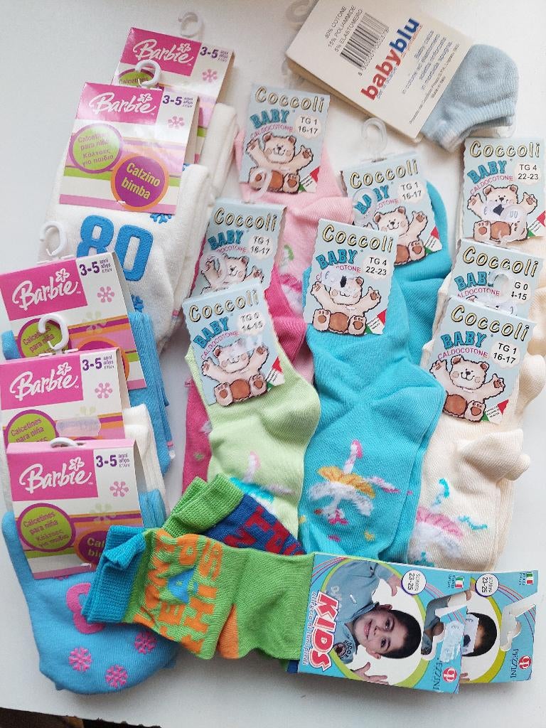16 nouvelles chaussettes pour enfants Barbie e.a., Enlèvement ou Envoi, Neuf, Garçon ou Fille, Chaussettes