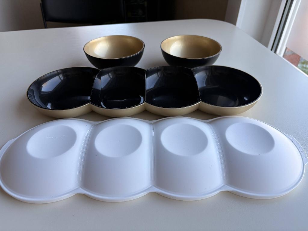 Tupperware Allegra Tapasschaal Zwart/Goud set, Huis en Inrichting, Keuken | Tupperware, Gebruikt, Schaal, Wit, Ophalen