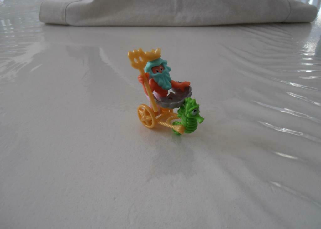 Figurine Neptune sur char hippocampe K04 n 47 - KINDER 2004, Enlèvement ou Envoi, Utilisé, Numéros K