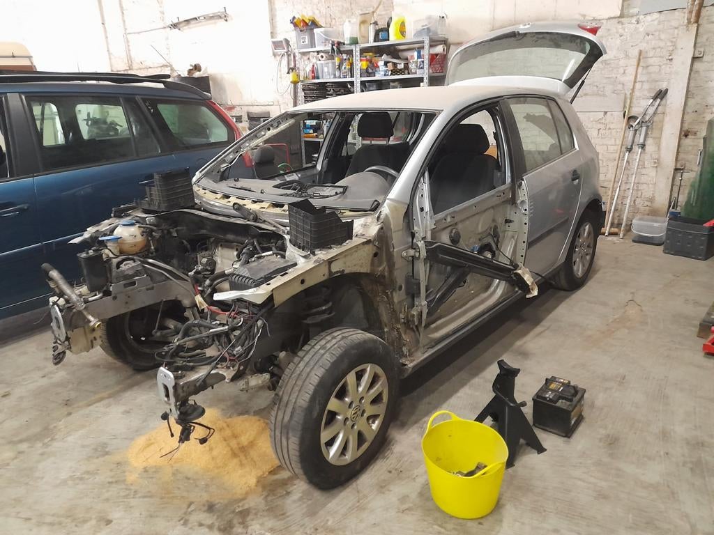 Onderdelen VOLKSWAGEN GOLF 5 FSI BENZINE/ 5060 AUVELAIS, Auto-onderdelen, Ophalen, Gebruikt, Achter, Volkswagen