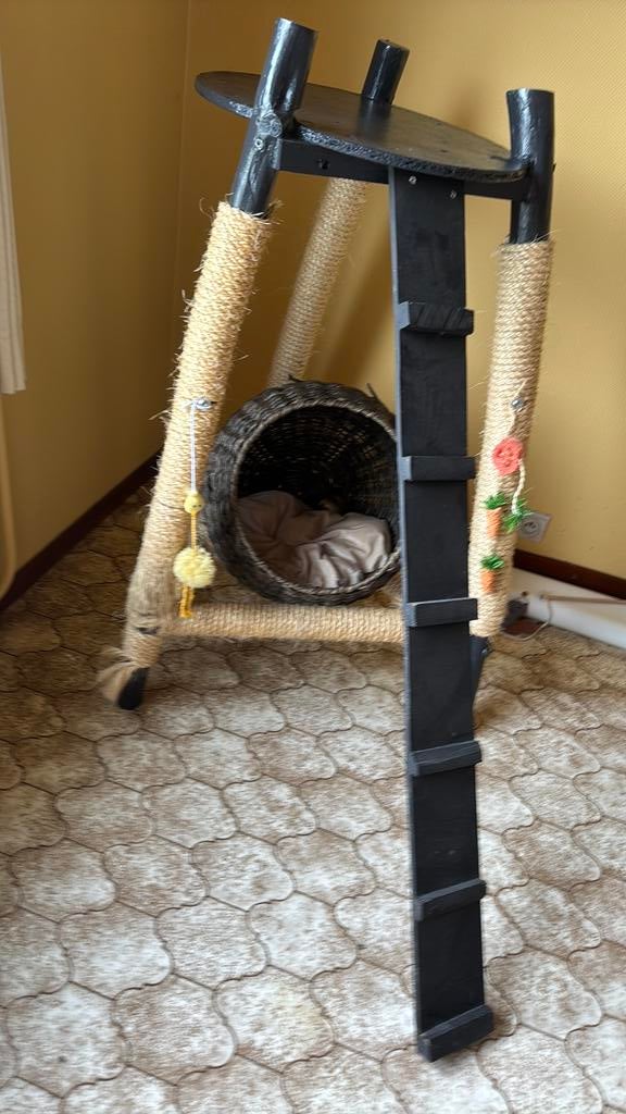 Kattenpaal met tablet, Dieren en Toebehoren, Katten-accessoires, Ophalen, Zo goed als nieuw