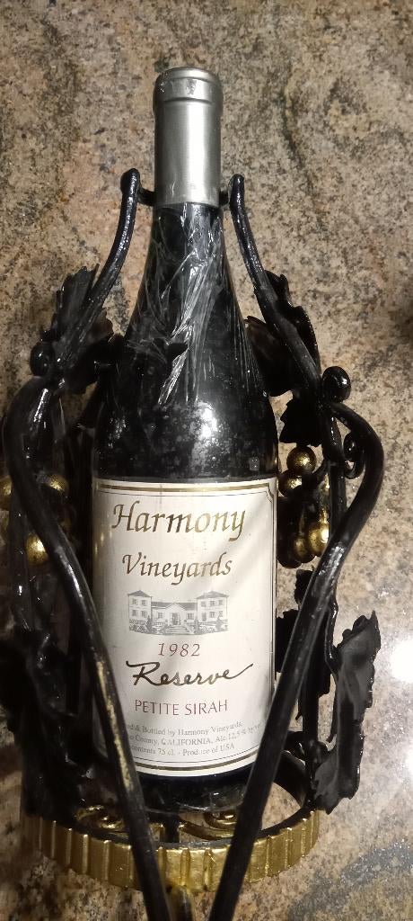 HARMONIE WIJNGAARDEN - 1982 - PETITE SYRAH RESERVE, Ophalen, Nieuw, Rode wijn, Noord-Amerika