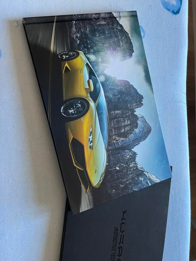 Lamborghini Huracan book 2014, Antiek en Kunst, Kunst | Schilderijen | Abstract, Ophalen of Verzenden
