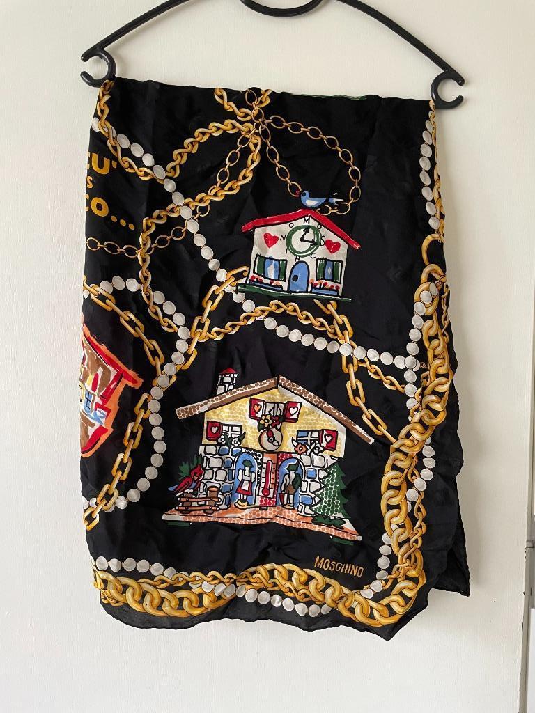 Zijden sjaal van Moschino, Moschino, Ophalen of Verzenden, Zo goed als nieuw, Sjaal