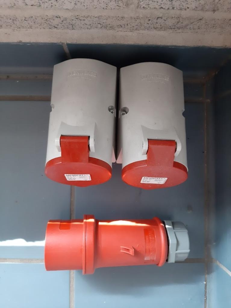 Mennekes wandcontactdozen + connector, Ophalen of Verzenden, Nieuw, Overige typen