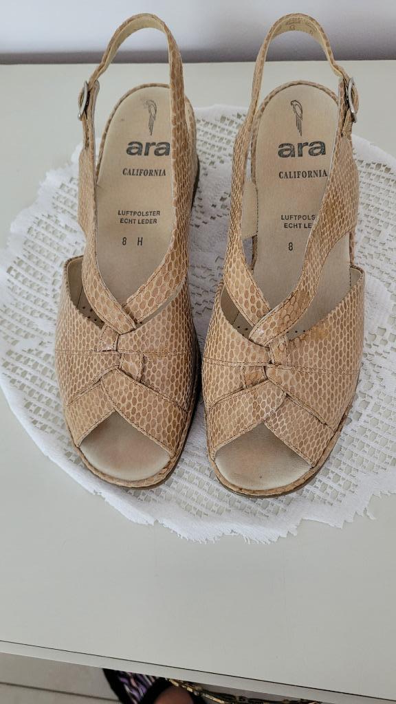 sandales dame pointure 41 ARA, Beige, Ara, Gedragen, Sandalen of Muiltjes