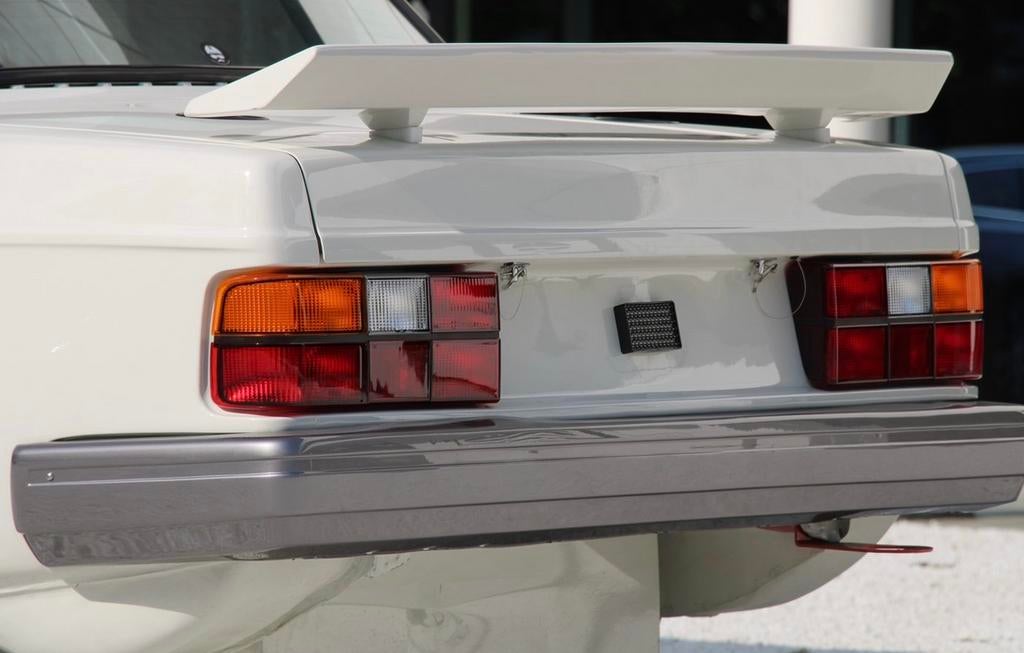 Aileron Volvo 240 groupe A, Enlèvement