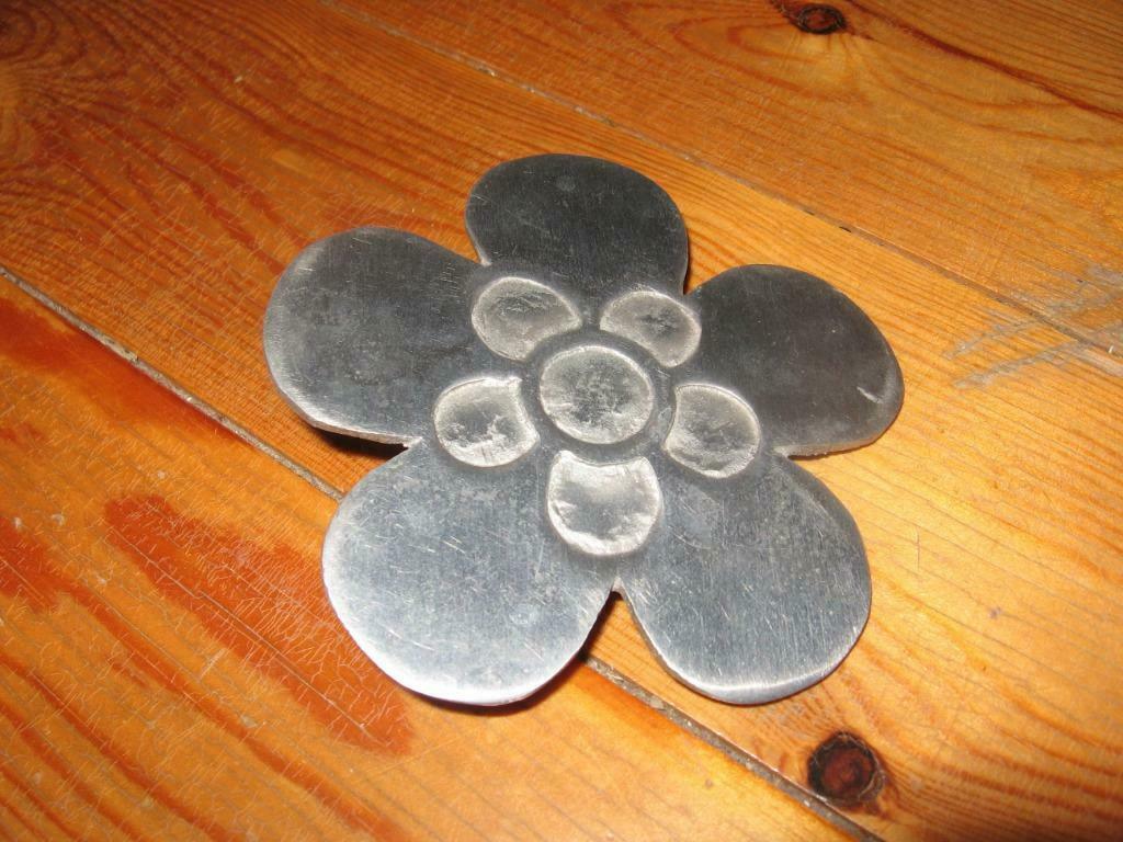 Belles pinces à cheveux artisanales en métal lourd: rosace o, Enlèvement ou Envoi, Neuf, Épingle à cheveux