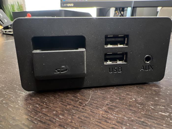 AUX/USB aansluiting van een Mazda CX-3, Ophalen of Verzenden, 3 maanden garantie, Gebruikt, Mazda