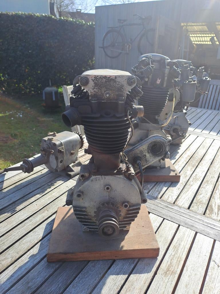 2 Matchless(AJS) 350 KK  Ariel twinport KK EN MOSS 4 speed, Ophalen